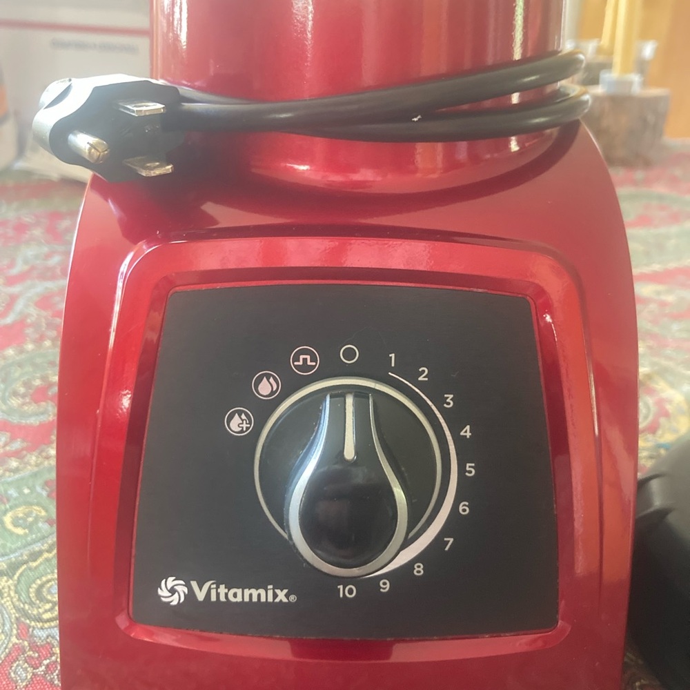 Vitamix Red Blender (base & blender lid only)